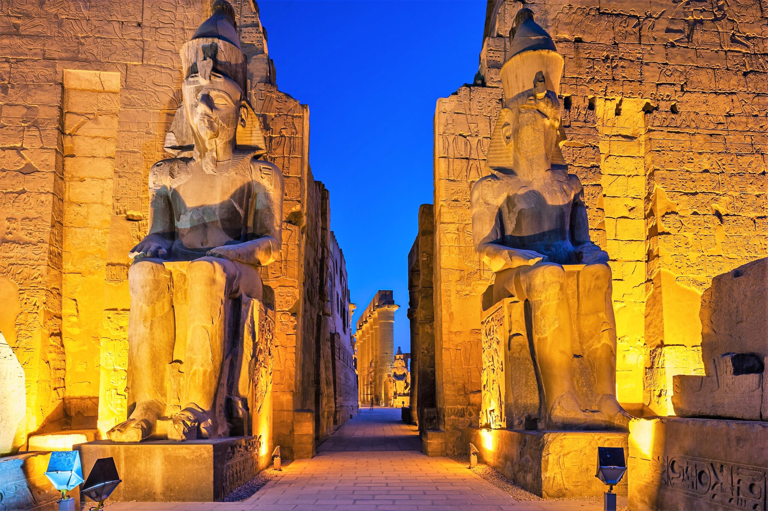 Entrance-of-Luxor-Temple-Egypt-iStock-175526084-scaled-1 السياحة في مصر: كنز الحضارات وأجمل الوجهات السياحية