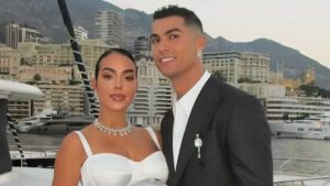 خطوبة كريستيانو رونالدو وجورجينا تسرق الأضواء في الرياض