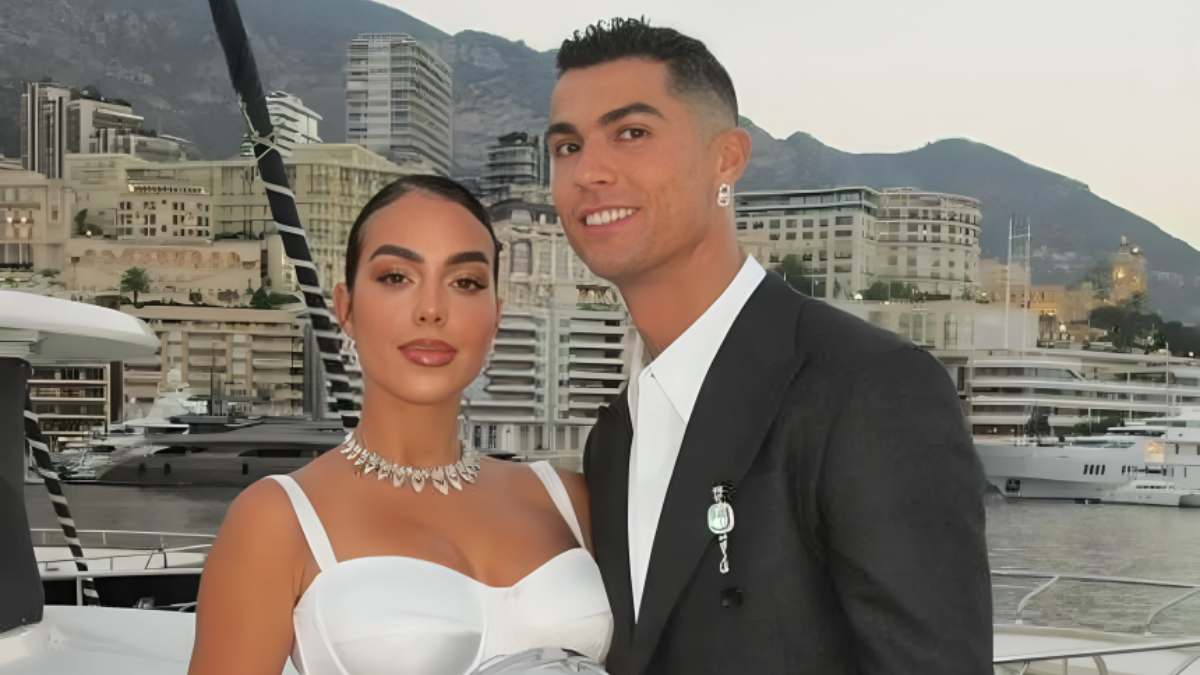 خطوبة كريستيانو رونالدو وجورجينا تسرق الأضواء في الرياض
