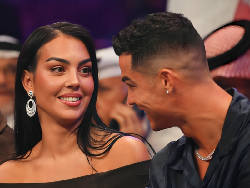Web_Photo_Editor-6-17 خطوبة كريستيانو رونالدو وجورجينا تسرق الأضواء في الرياض