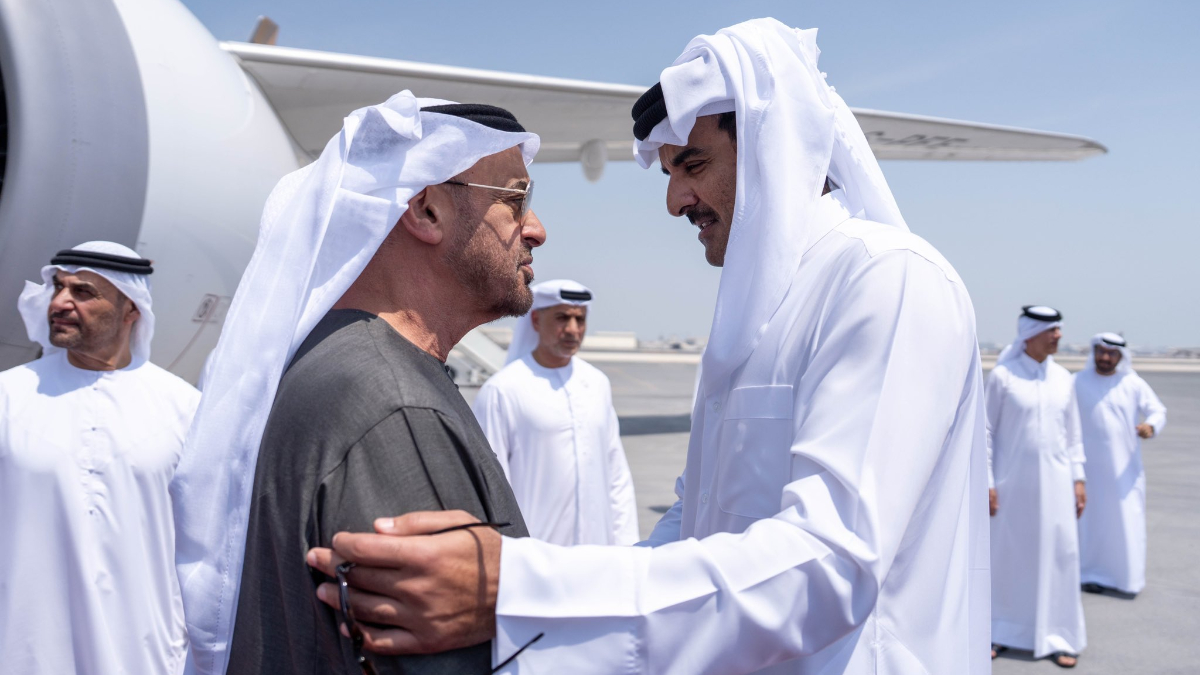 قطر والإمارات: تضامن ضد الهجوم الإسرائيلي وتعزيز الأخوة الخليجية