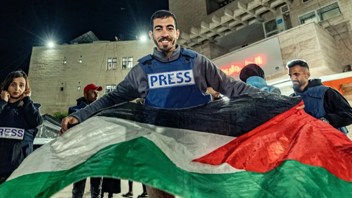 استشهاد الصحفي صالح الجعفراوي في غزة: رمز التوثيق في وجه الموت والاحتلال