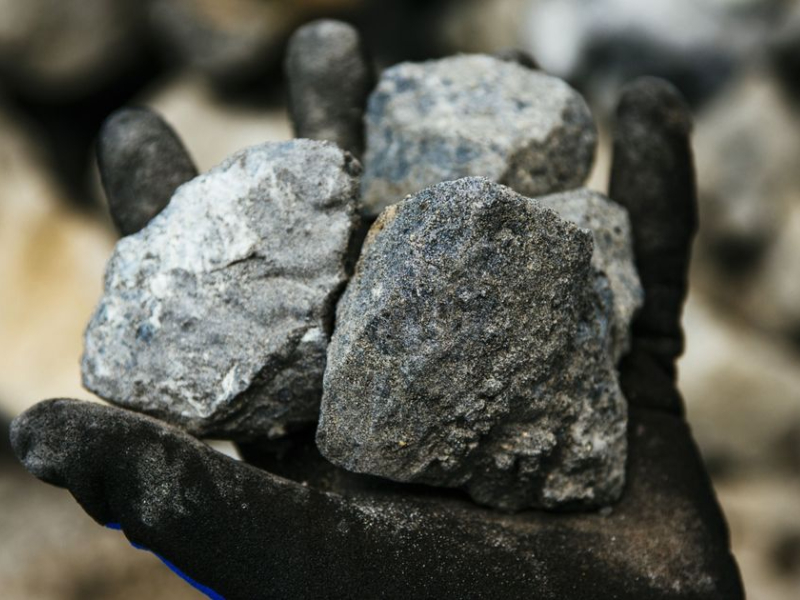 Web_Photo_Editor-11-2 البلاتين يقفز 80% في 2025 ويسجل أقوى مكاسبه منذ 38 عاماً