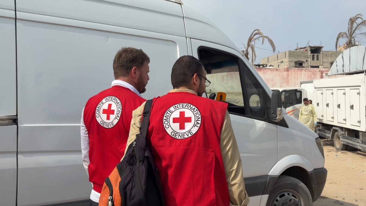 الصليب الأحمر: غزة على حافة الانهيار الإنساني