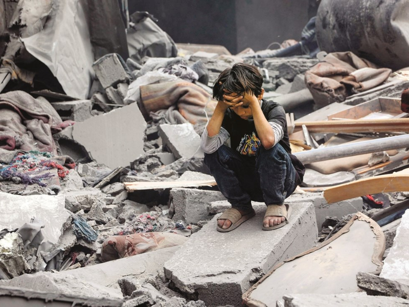 Web_Photo_Editor-14 الصليب الأحمر: غزة على حافة الانهيار الإنساني