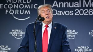 خطاب ترامب في دافوس بين الحقائق والمغالطات