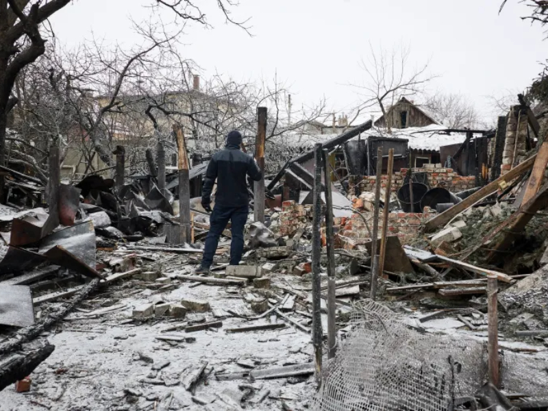 Web_Photo_Editor-13-10 تصاعد الهجمات بين روسيا وأوكرانيا وسط مفاوضات السلام