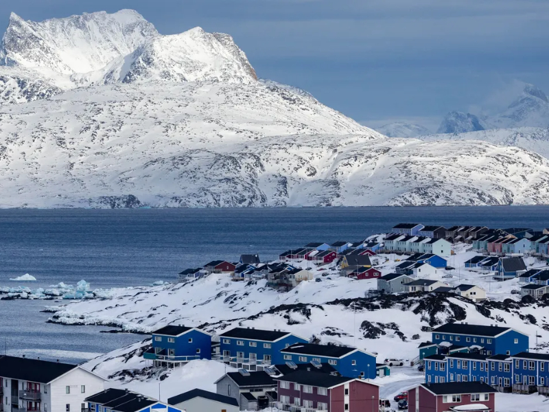 Web_Photo_Editor-13-5 ميدفيديف يفجر مفاجأة: روسيا قد تضم غرينلاند إذا تأخر ترامب